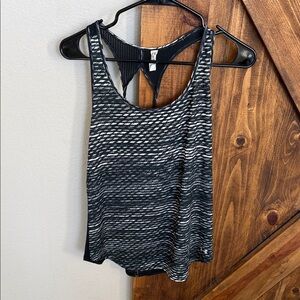 Under Armour Black and White Patterned Tank Top